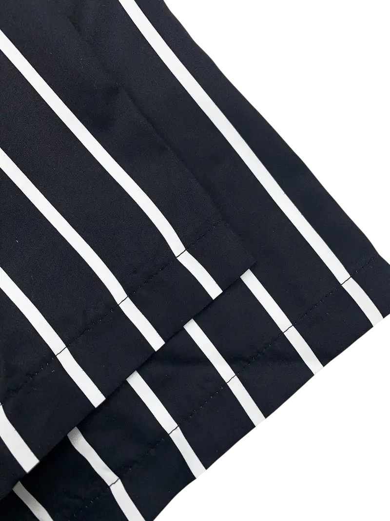 Camisa Negra de Lineas